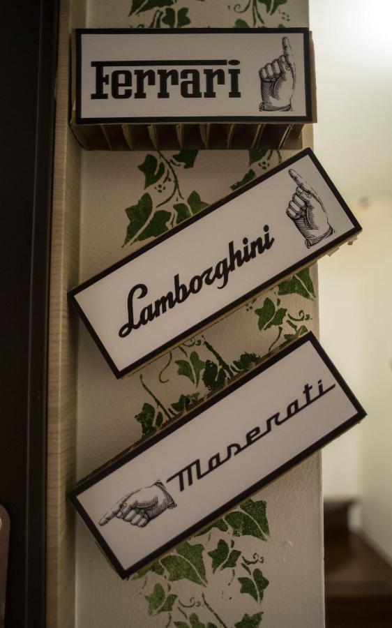 ホテル R&B La Pomposa Dei Motori モデナ エクステリア 写真